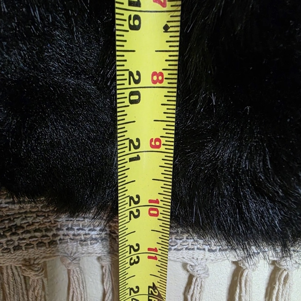 Chic Black Faux Fur Teddy Jacket - Picture 6 of 8